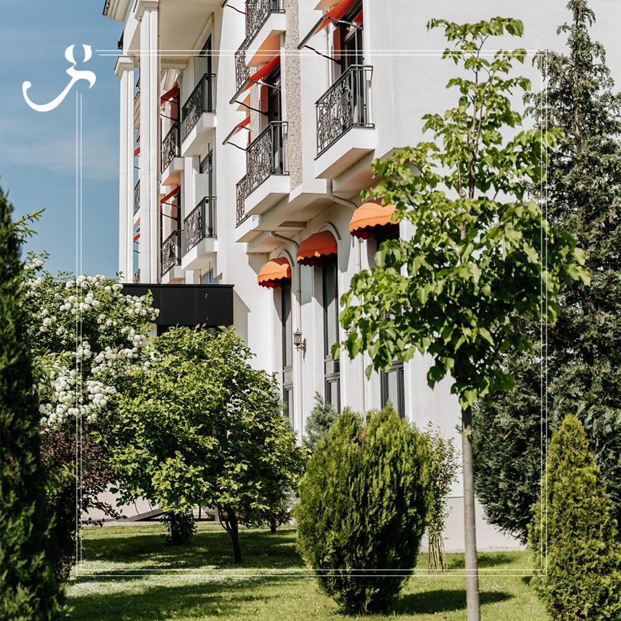 Hotel Garden Pristina Exterior foto